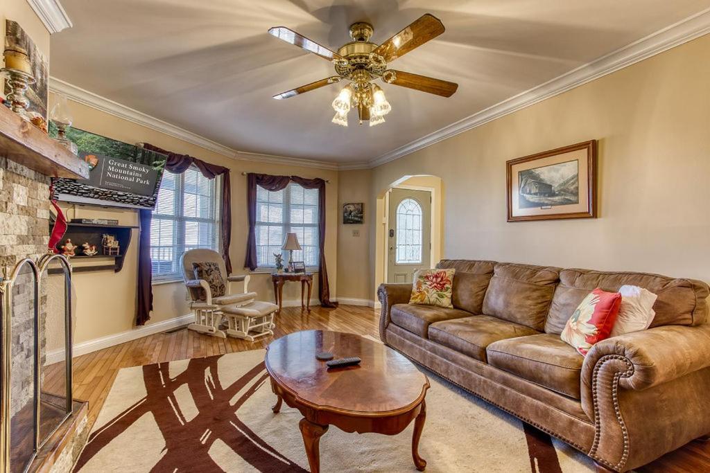 Ober Hideaway, Hot Tub, Wifi, 1089 Free Tickets Each Paid Day, Dollywood And More Gatlinburg Extérieur photo