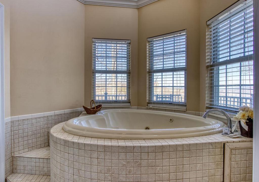 Ober Hideaway, Hot Tub, Wifi, 1089 Free Tickets Each Paid Day, Dollywood And More Gatlinburg Extérieur photo