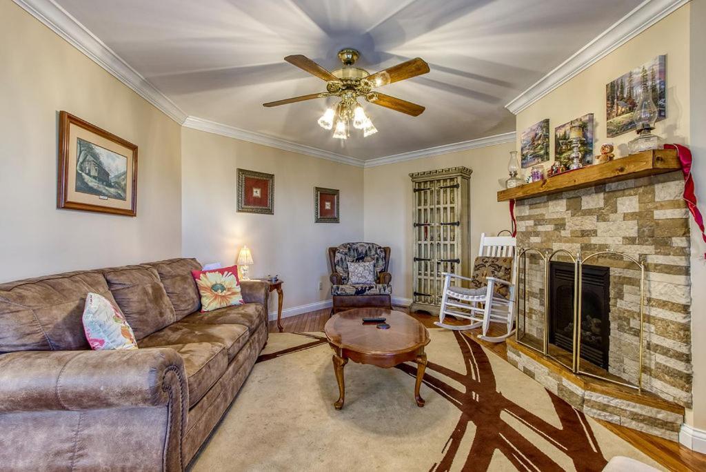 Ober Hideaway, Hot Tub, Wifi, 1089 Free Tickets Each Paid Day, Dollywood And More Gatlinburg Extérieur photo